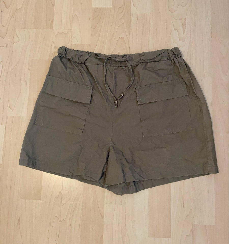 Shorts, Sinsay, str. 38