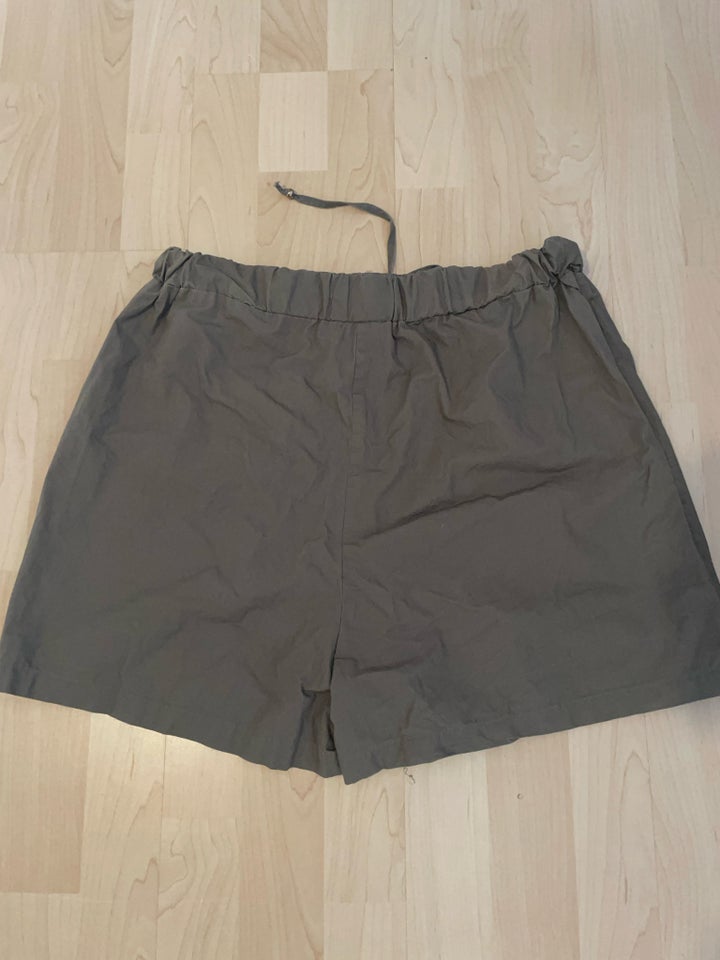 Shorts, Sinsay, str. 38