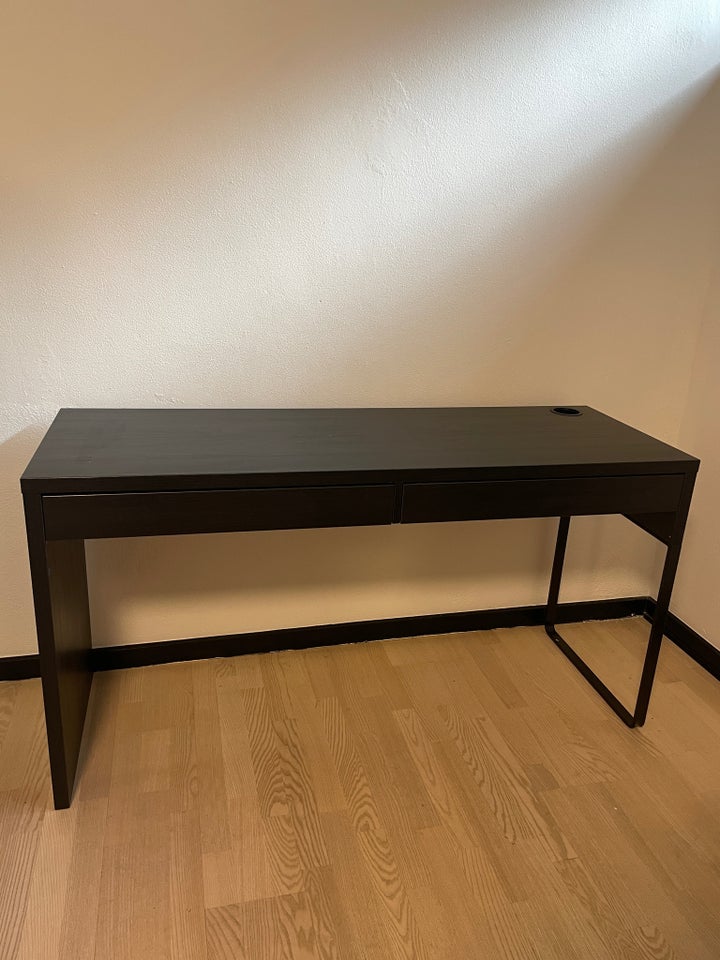 Skrivebord, IKEA Micke, b: 142 d: 50