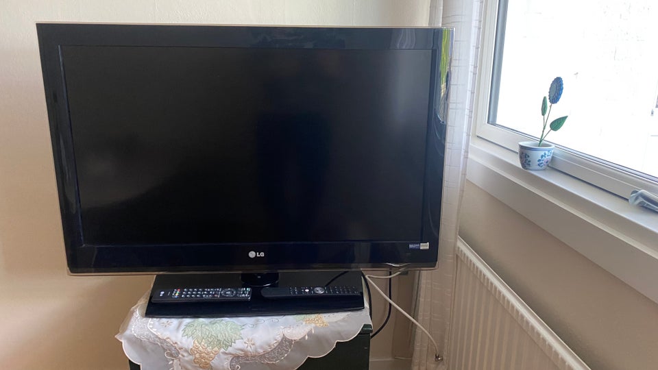 andet, LG, 32"