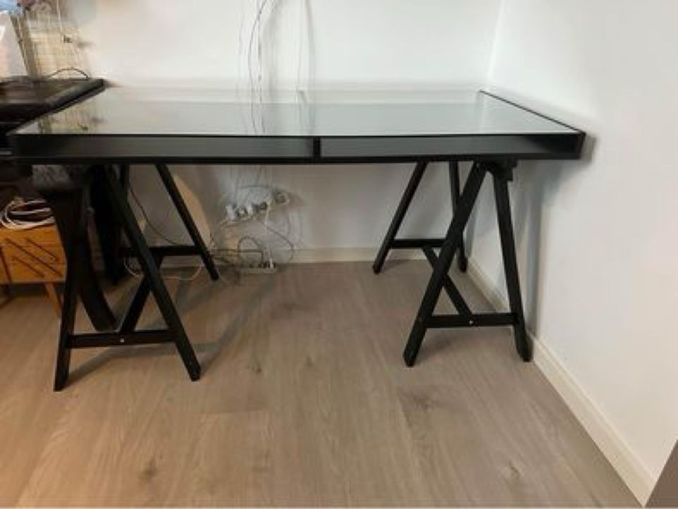 Skrivebord, Ikea