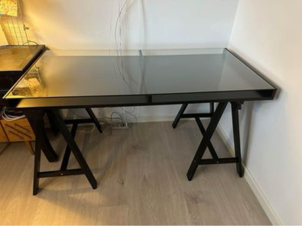 Skrivebord, Ikea