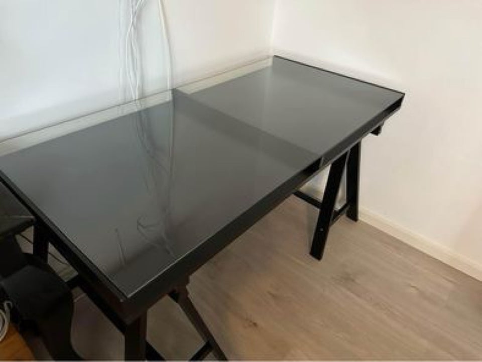 Skrivebord, Ikea