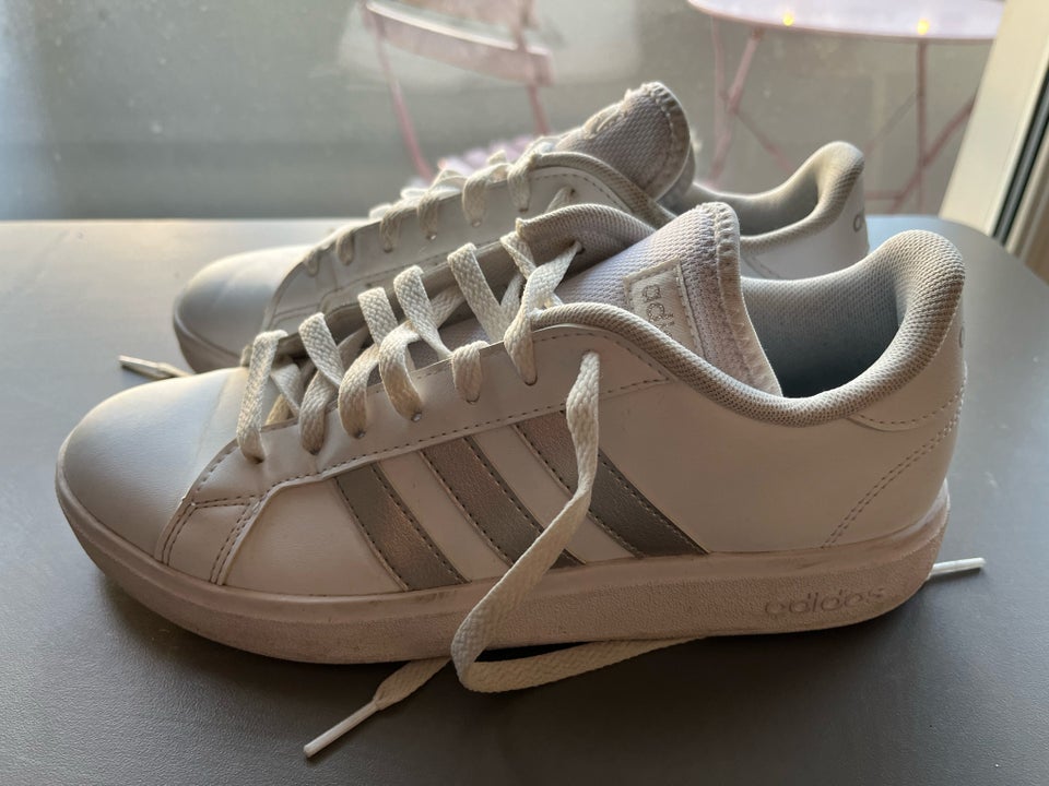 Sneakers, str. 39,5, Adidas