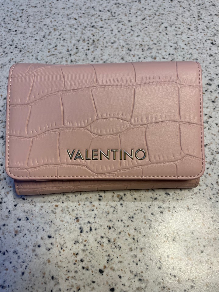 Pung, Valentino