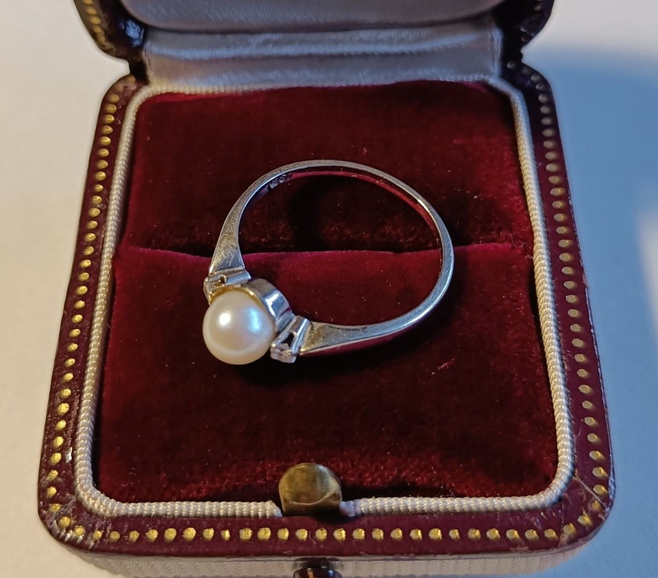 Fingerring, hvidguld