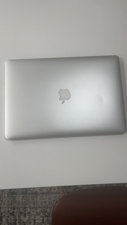 MacBook Pro, 16 GB ram, 1000 GB