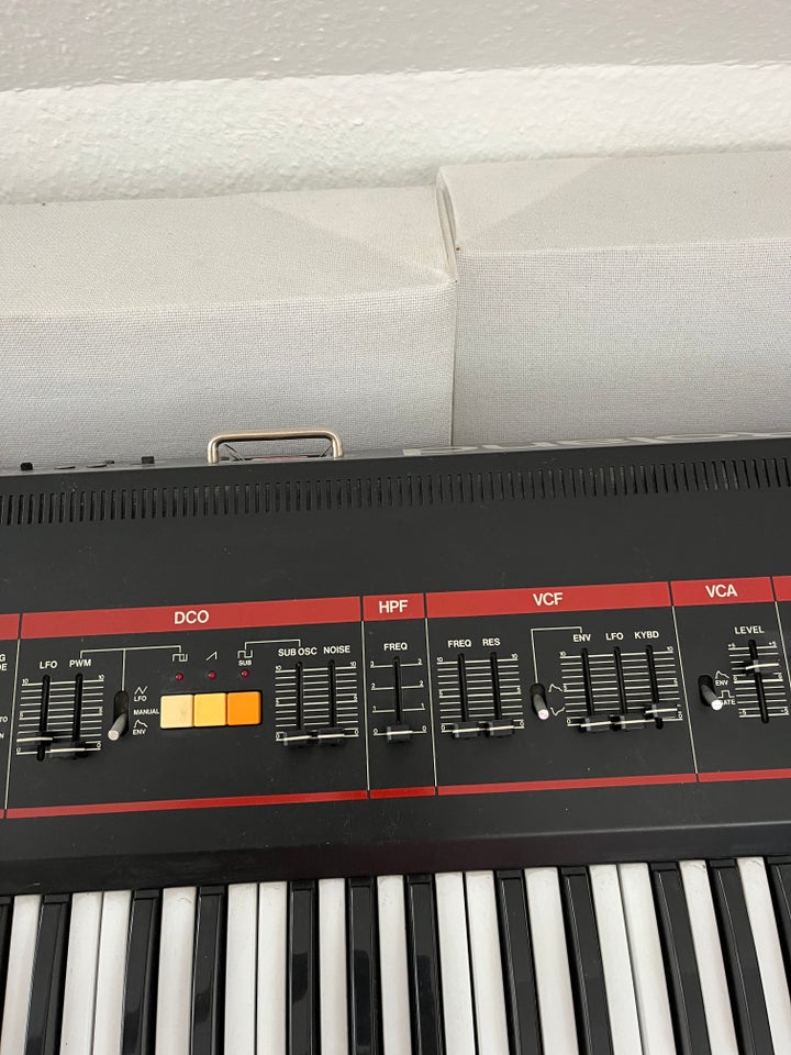 Synthesizer, Roland Juno 60