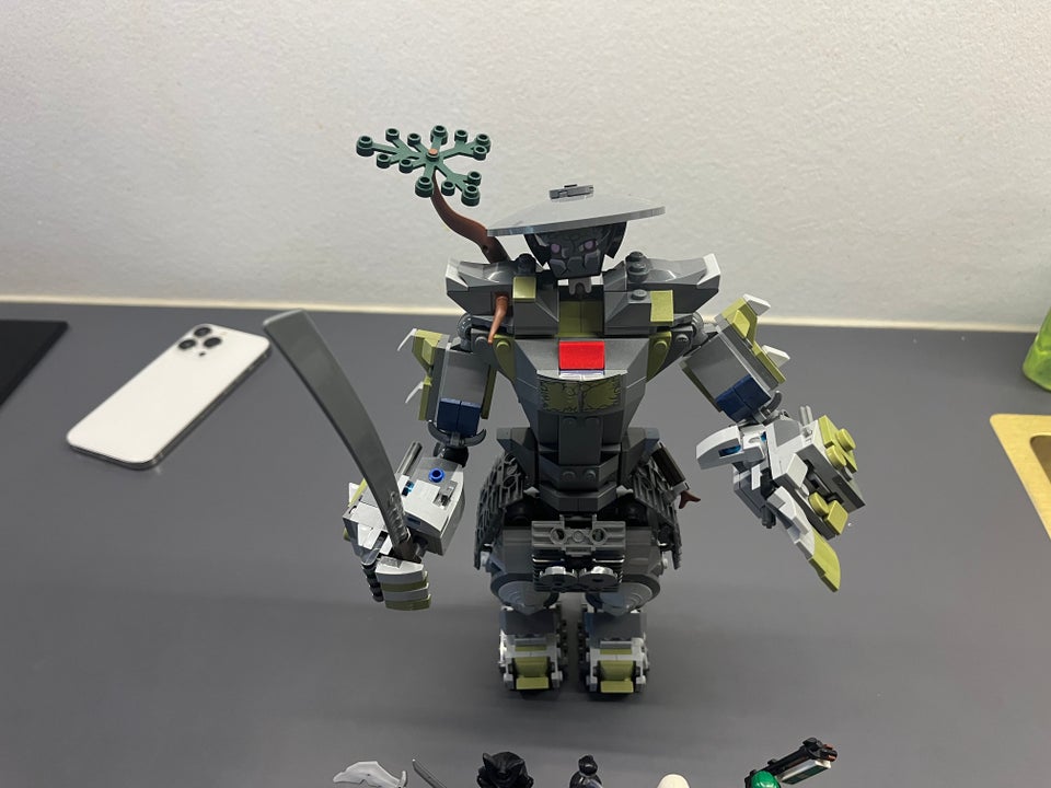 Lego Ninjago, Oni titan