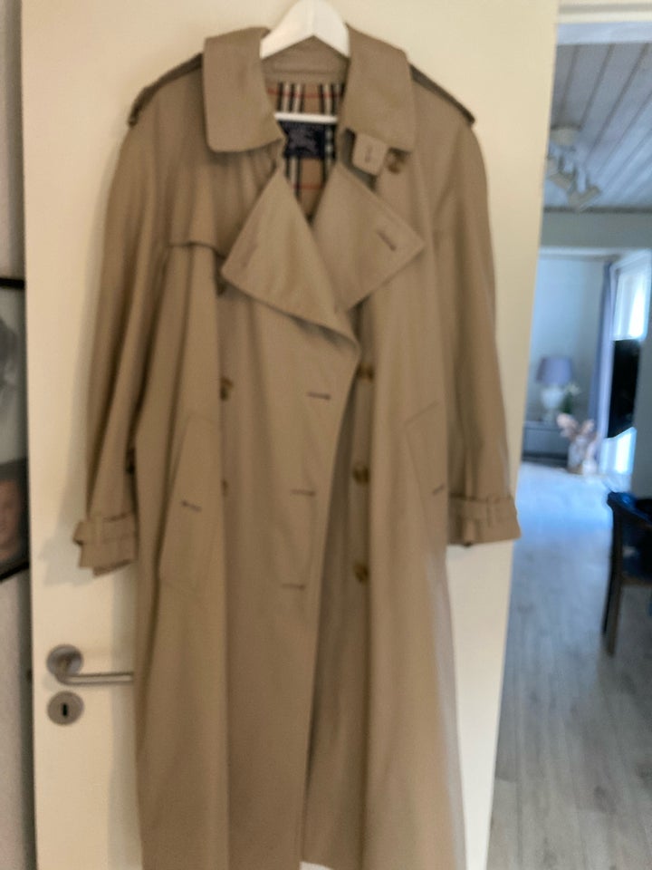 Cottoncoat, str. 42, Burberry