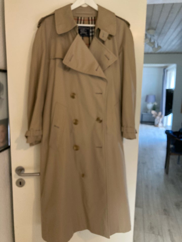 Cottoncoat, str. 42, Burberry