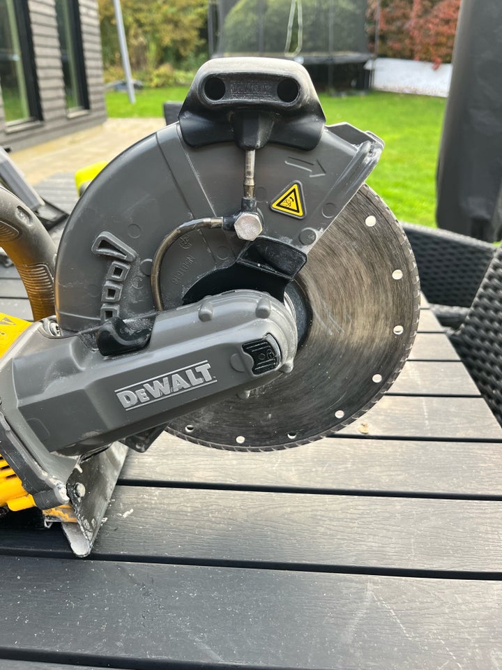 Betonsav, DEWALT