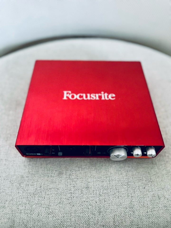 Focusrite Scarlett 2i2 (2nd Gen),