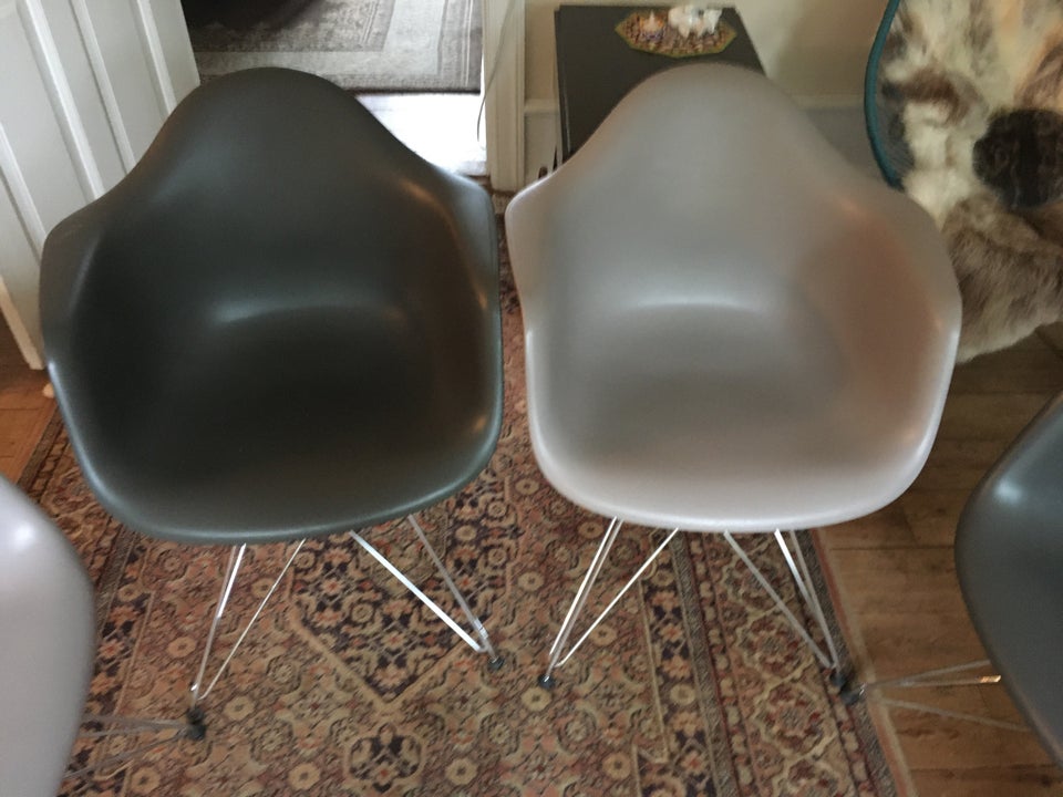 Eames, Vitra Eames Plastic DAR,