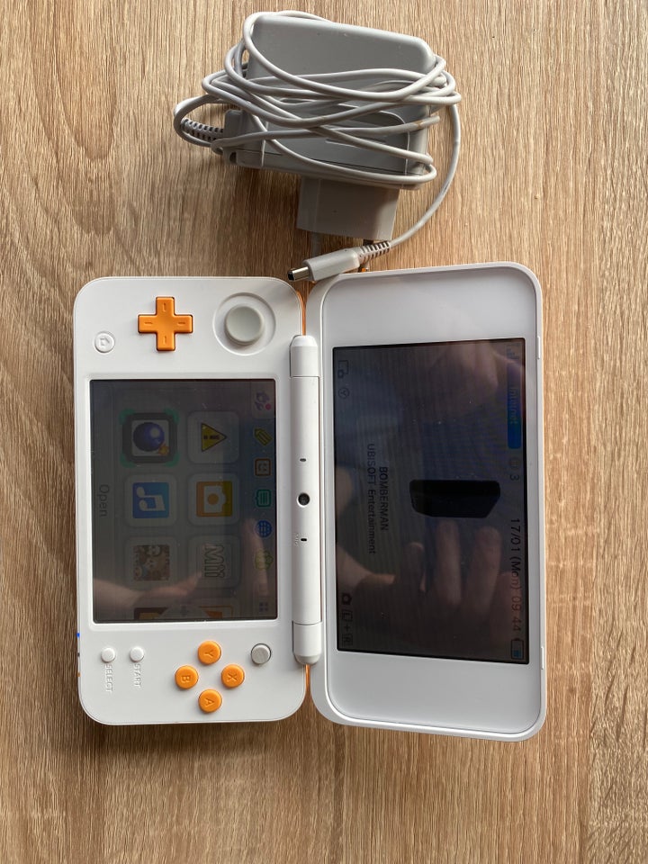 Nintendo DSI XL God