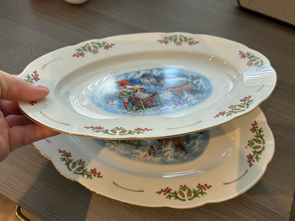 Porcelæn Julestel med nisser