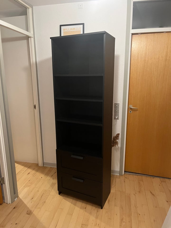 Reol IKEA Brimnes b: 60 d: 35 h: 190