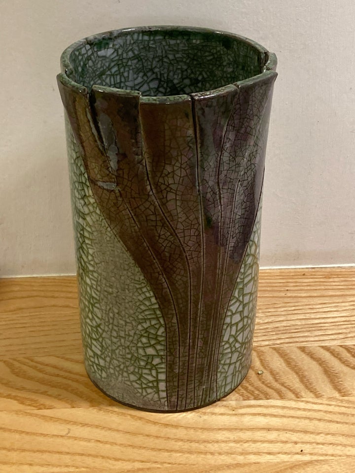 Vase, Dilo