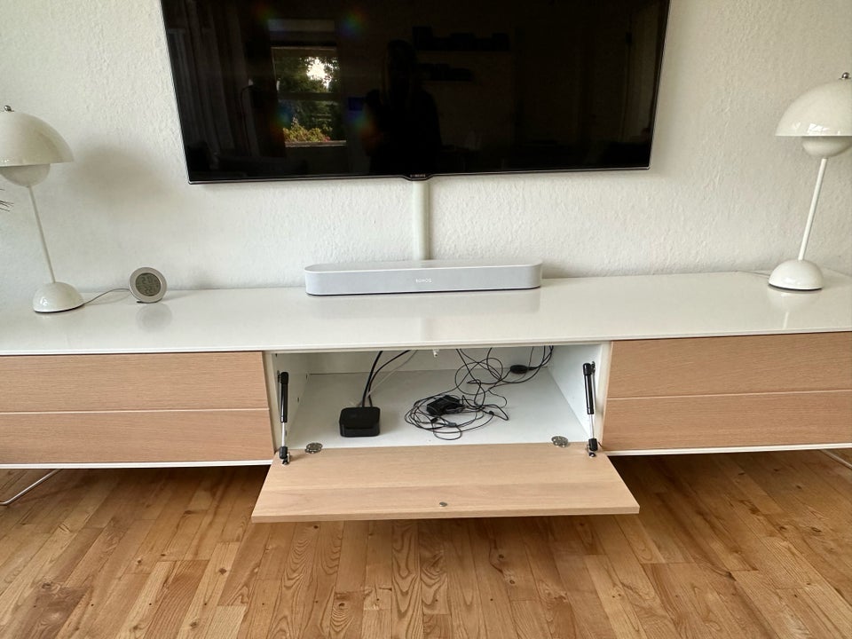 Tv-bænk andet materiale b: 227 d: