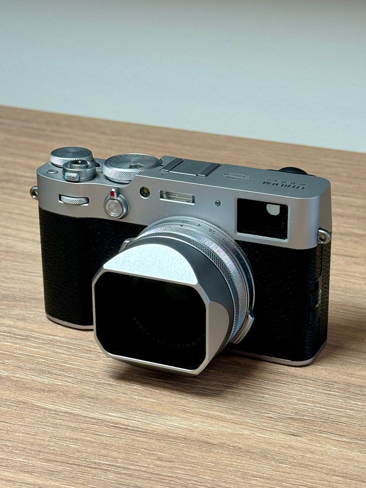 Fujifilm X100V 261 megapixels