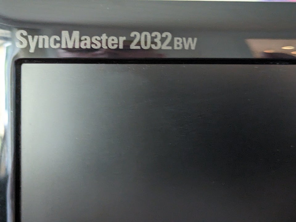 SAMSUNG  SyncMaster 2032BW 20