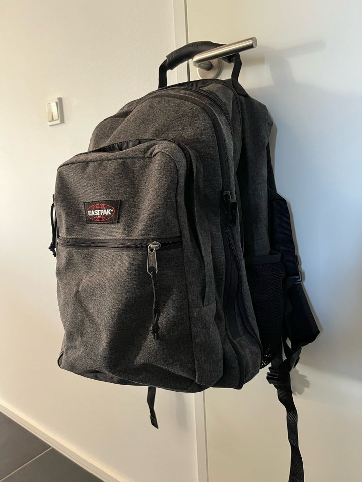 Skoletaske, Eastpak , b: 35 l: 30 h: