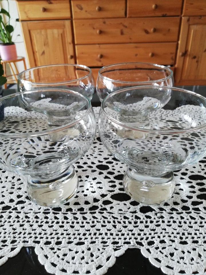 Glas, Champange skåle