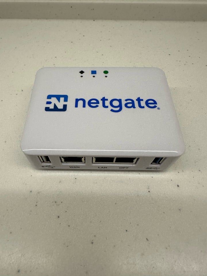 Access point, Ubiquity  Netgate ,