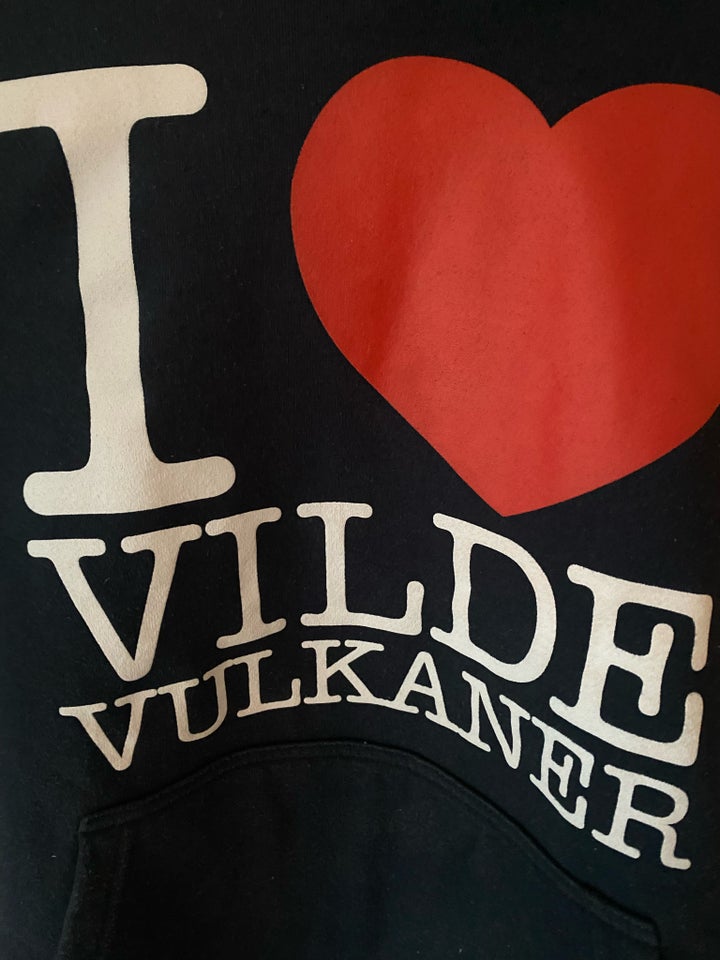 Hættetrøje, Vilde vulkaner