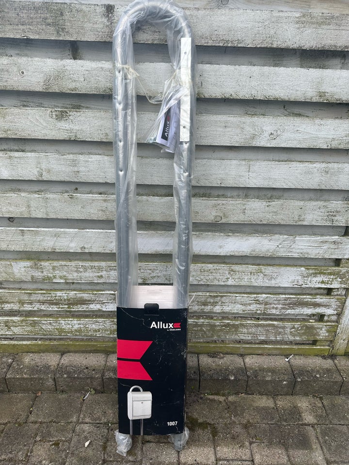 Allux postkasse holder