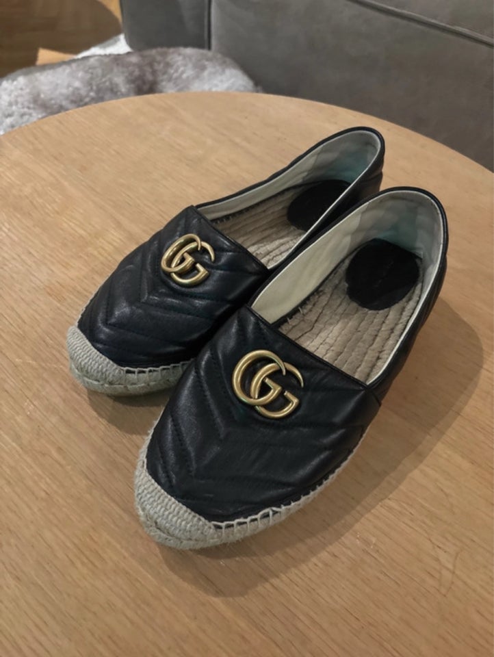 Ballerinasko, str. 39, Gucci