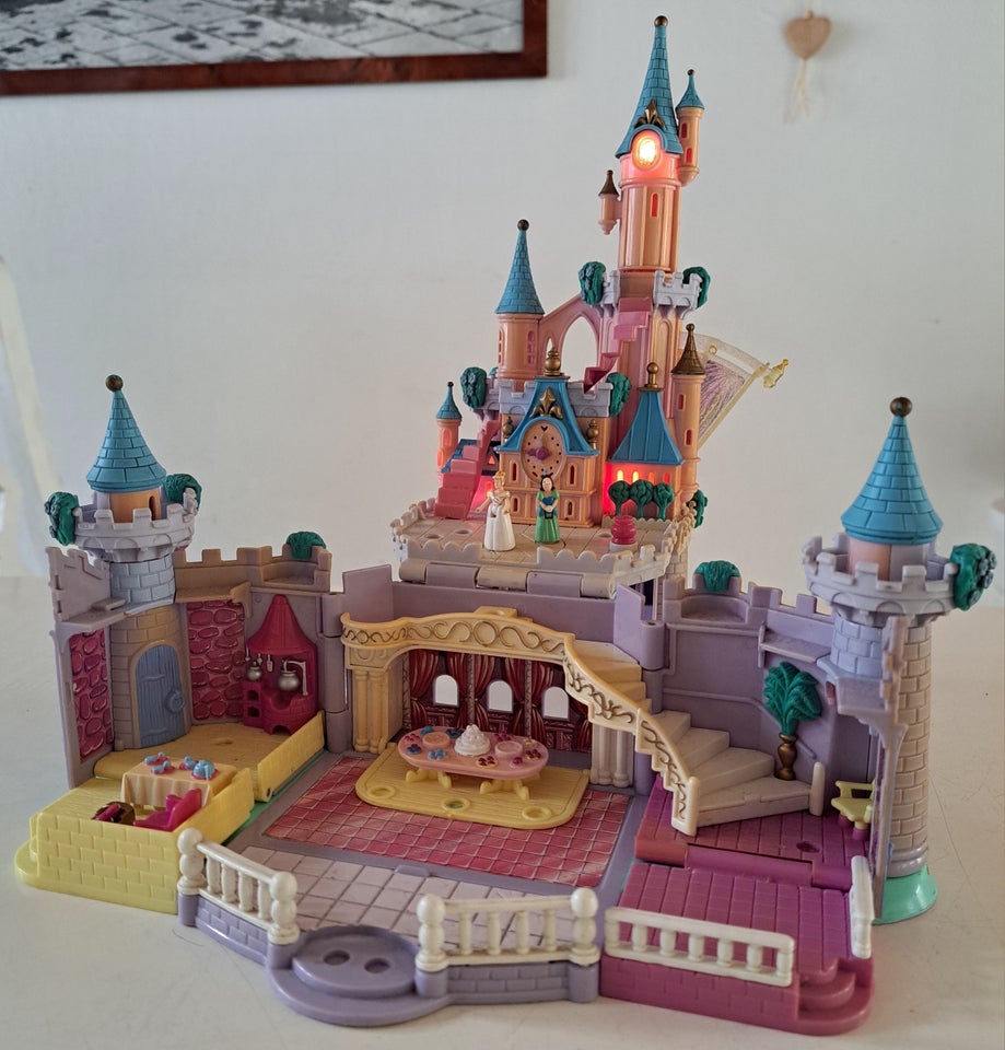 Polly Pocket, Askepots slot m lys og