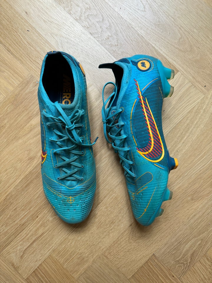 Fodboldstøvler, Nike mercurial