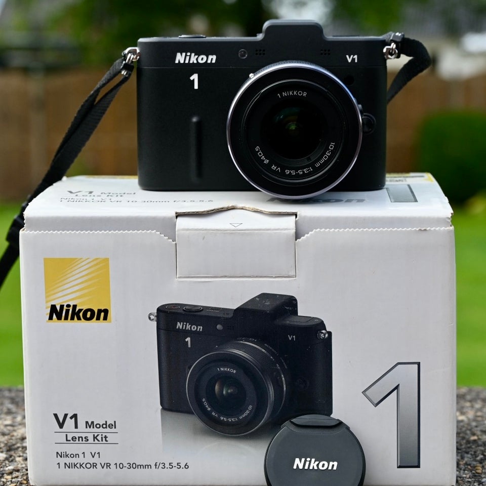 Nikon 1 V1 10 megapixels 27 x