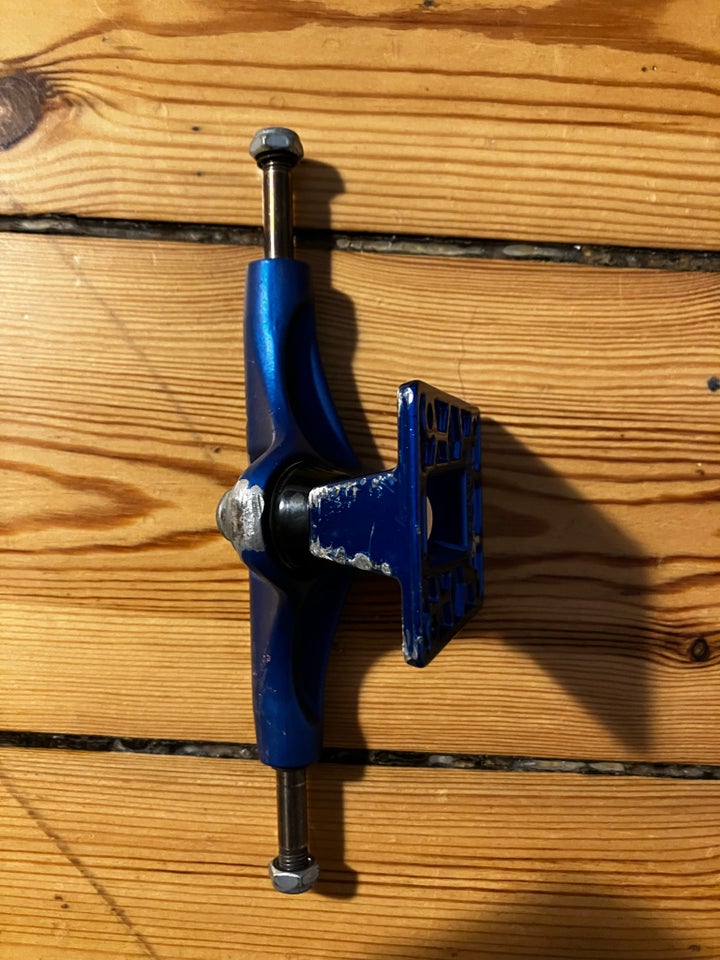 Andet, Thunder trucks blue