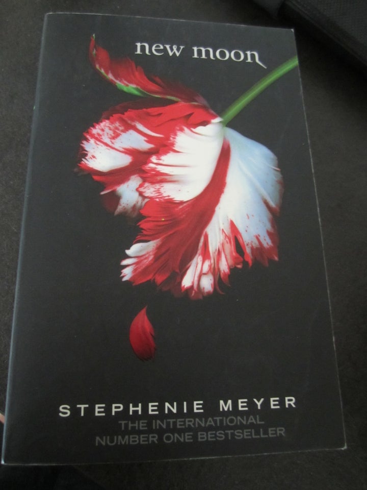 New Moon, Stephenie Meyer, genre: