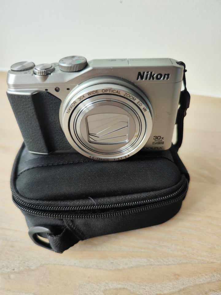 Nikon Coolpix S9900, 16