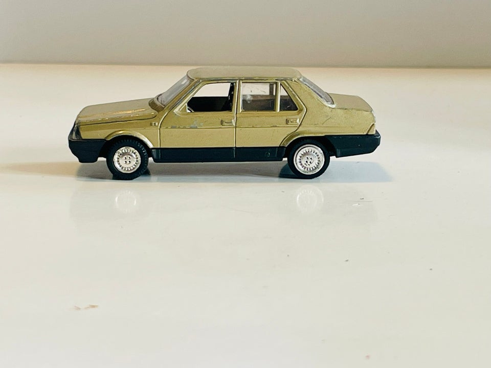 Modelbil, 1983 Polistil E2019