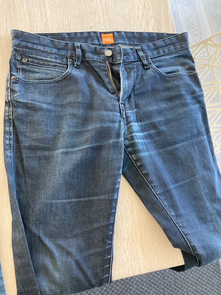 Jeans Boss str 34