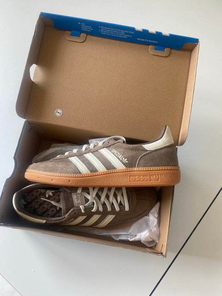 Sneakers, str. 40,5, Adidas