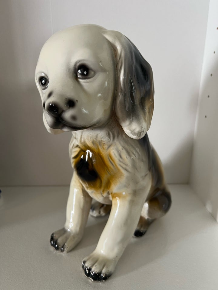 Flot gammel patineret hunde figur