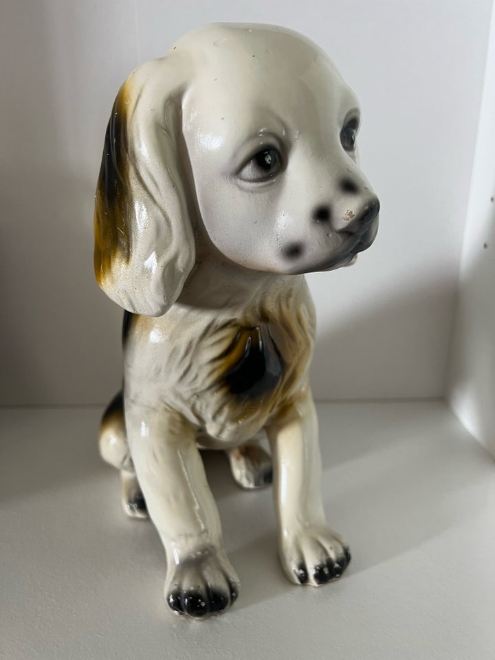 Flot gammel patineret hunde figur