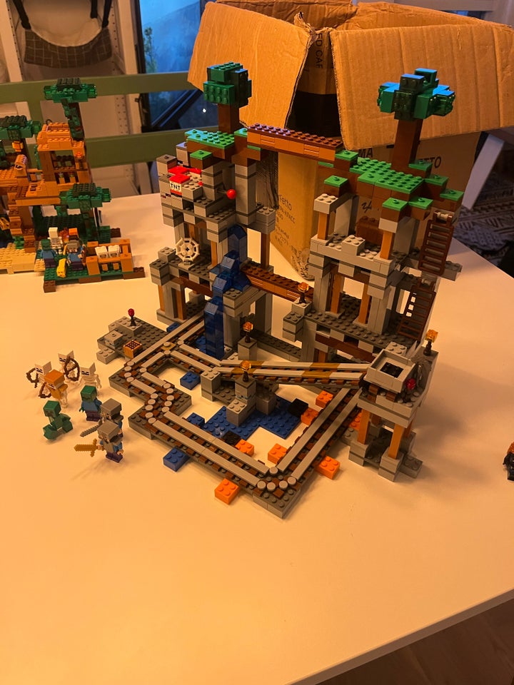 Lego Minecraft, 21118