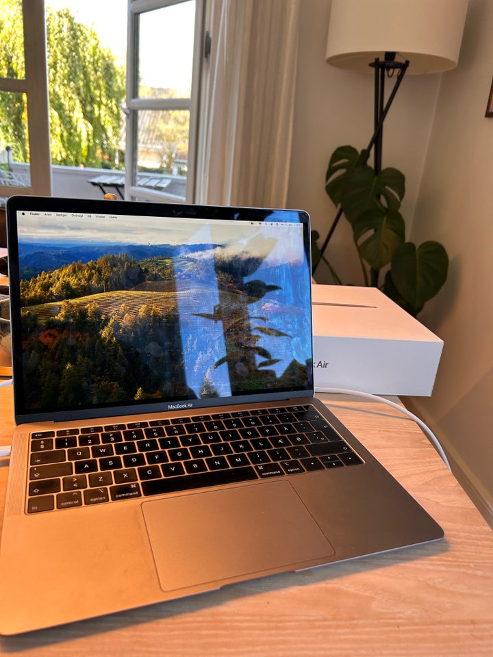 MacBook Air Retina 13-inch 2018