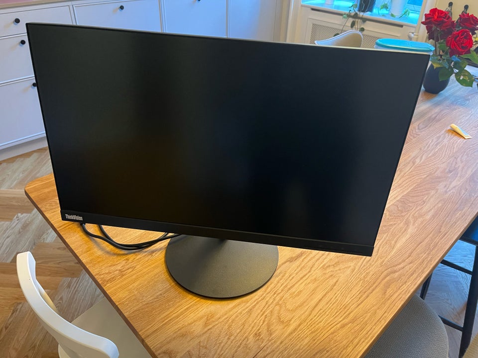 Lenovo Thinkvision fladskærm 24