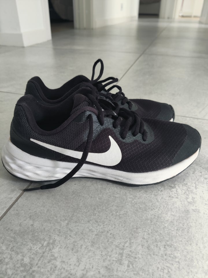 Sportssko, str. 36,5, Nike