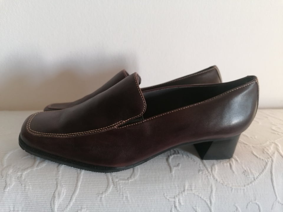 Pumps, str. 40, Hush Puppies - helt