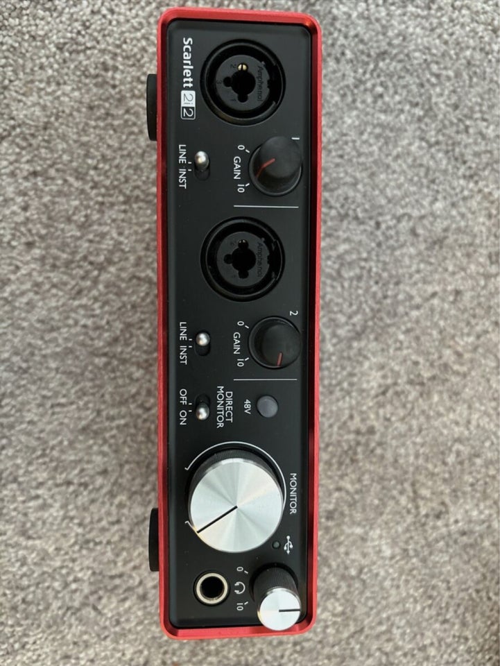 Focusrite Scarlett 2i2 2nd gen,