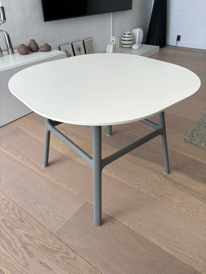 Sofabord Fritz Hansen b: 64 l: 64