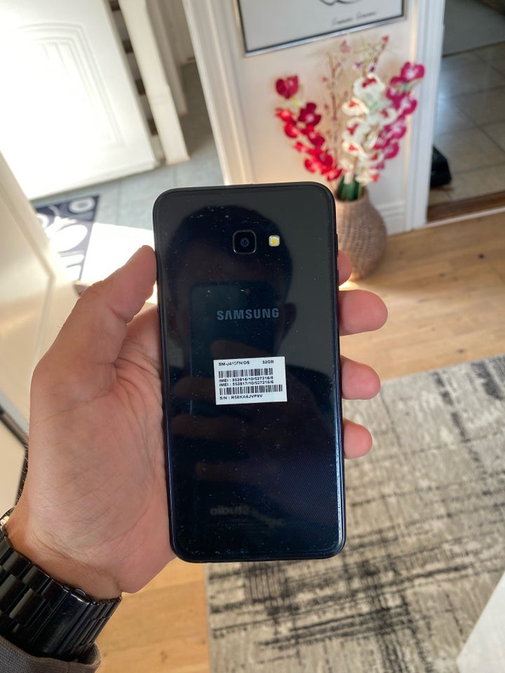 Samsung Galaxy J4+ 32  Perfekt